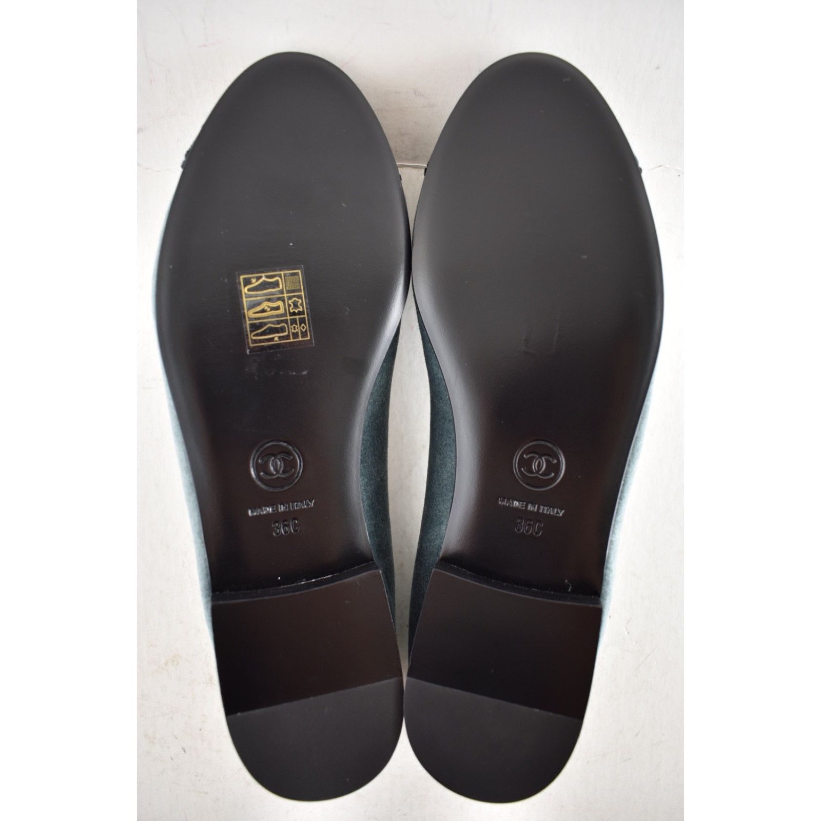 Chanel Chanel 24A Green Black Velvet CC Logo Ballet Flat 36 Size US 6 / IT 36 - 18 Thumbnail