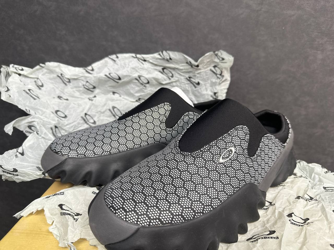 Brain Dead × Oakley Oakley x Brain Dead Chop Saw Mule New Rare US8 Size US 8 / EU 41 - 1 Thumbnail