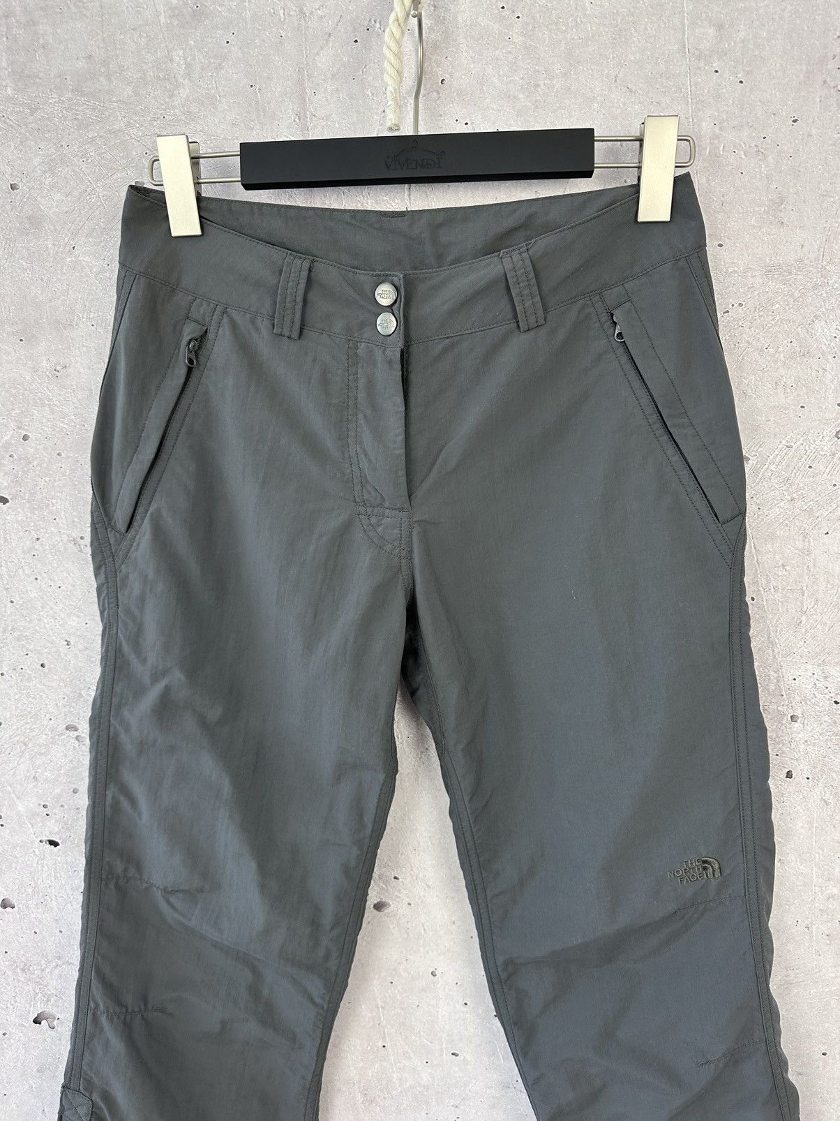The North Face × Vintage Vintage The North Face Grey Outdoor Nylon Women’s Pants Size 28" / US 6 / IT 42 - 2 Thumbnail