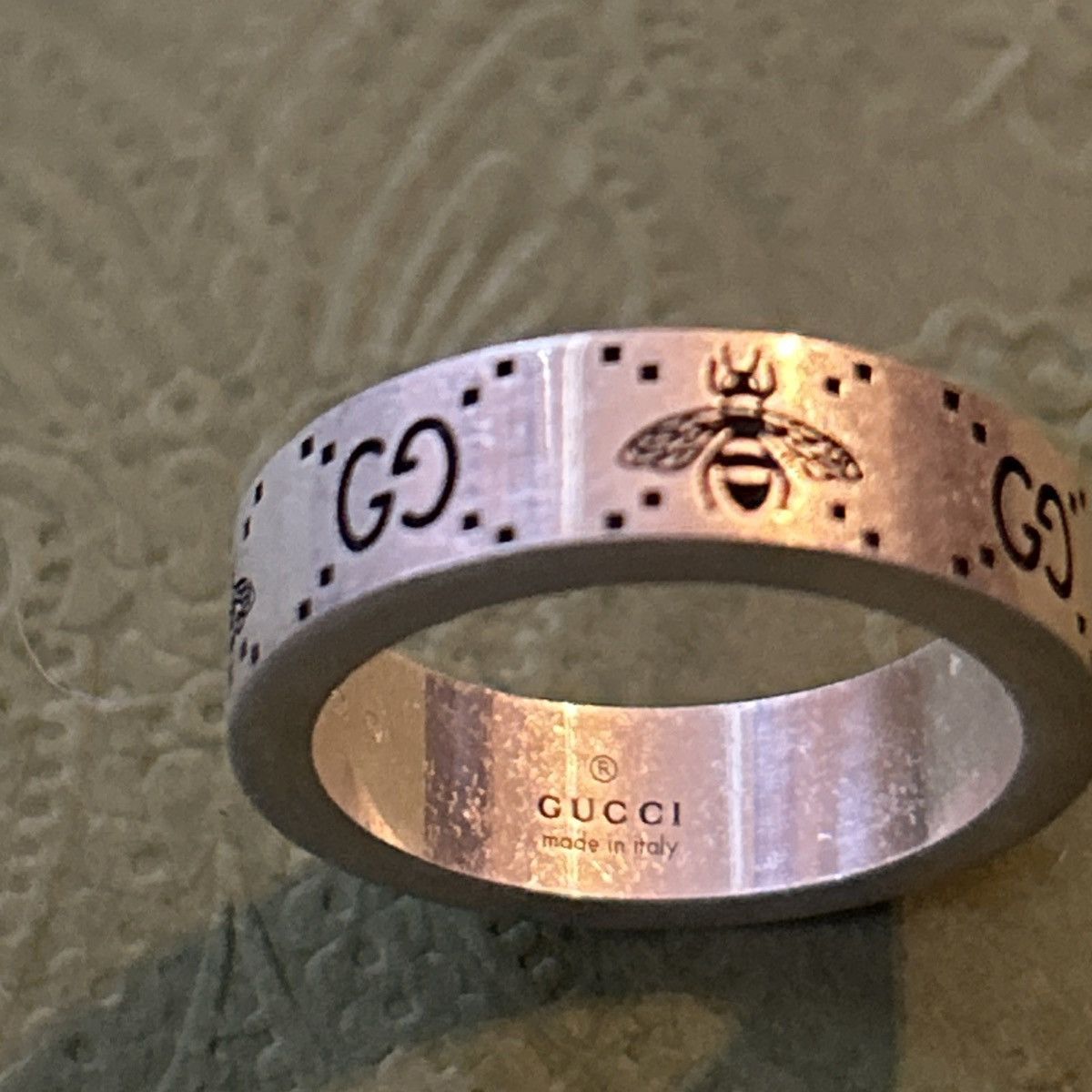 Gucci Gucci GG Signature Bee Engraved Wide Ring Silver 925 Size ONE SIZE - 6 Thumbnail