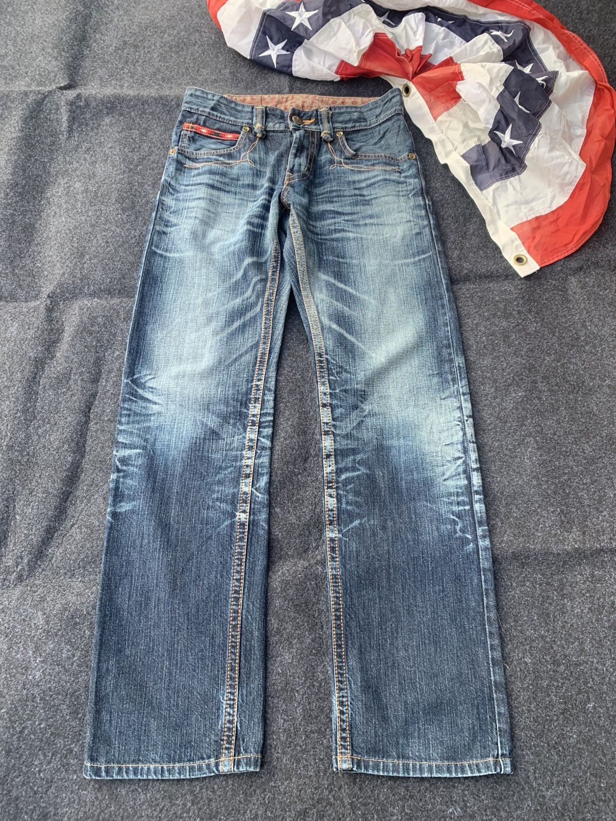 Edwin Edwin exclusive vintage leather pocket & nice faded blue. Size US 30 / EU 46 - 1 Thumbnail