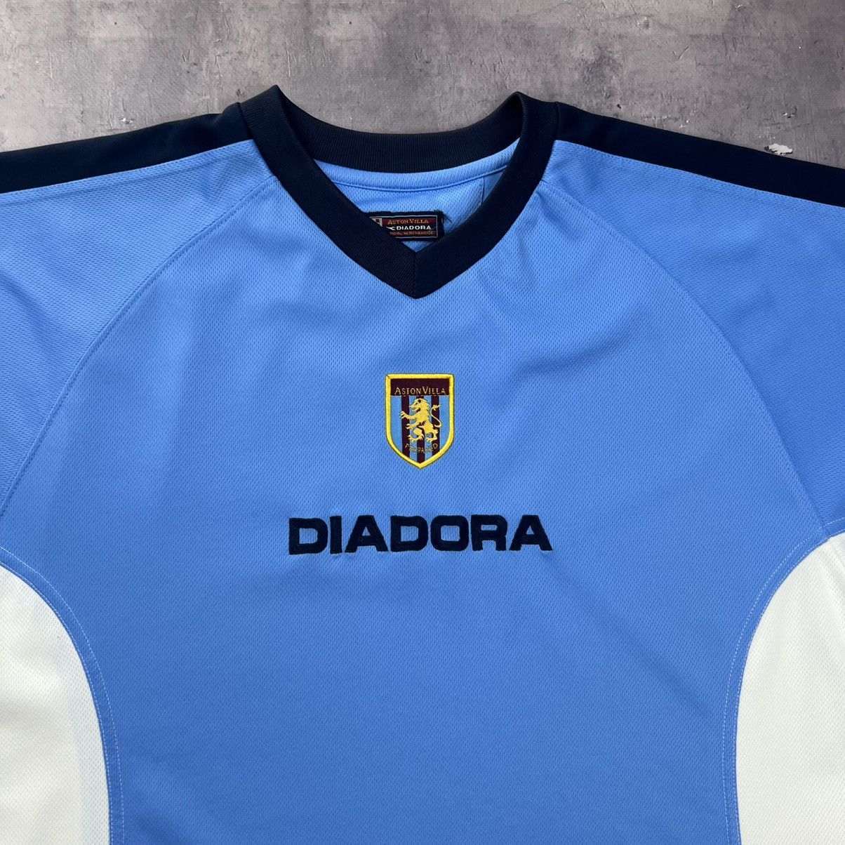 Diadora Rare! Aston Villa Diadora Soccer Jersey Shirt 00s Size US M / EU 48-50 / 2 - 4 Thumbnail