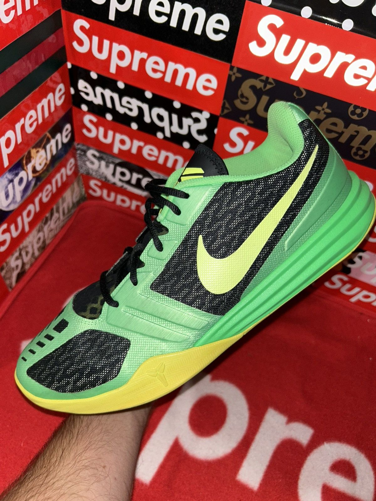 Nike Nike KB Mentality Black Volt Poison Green 704942-001 Size 13 Size US 13 / EU 46 - 6 Thumbnail