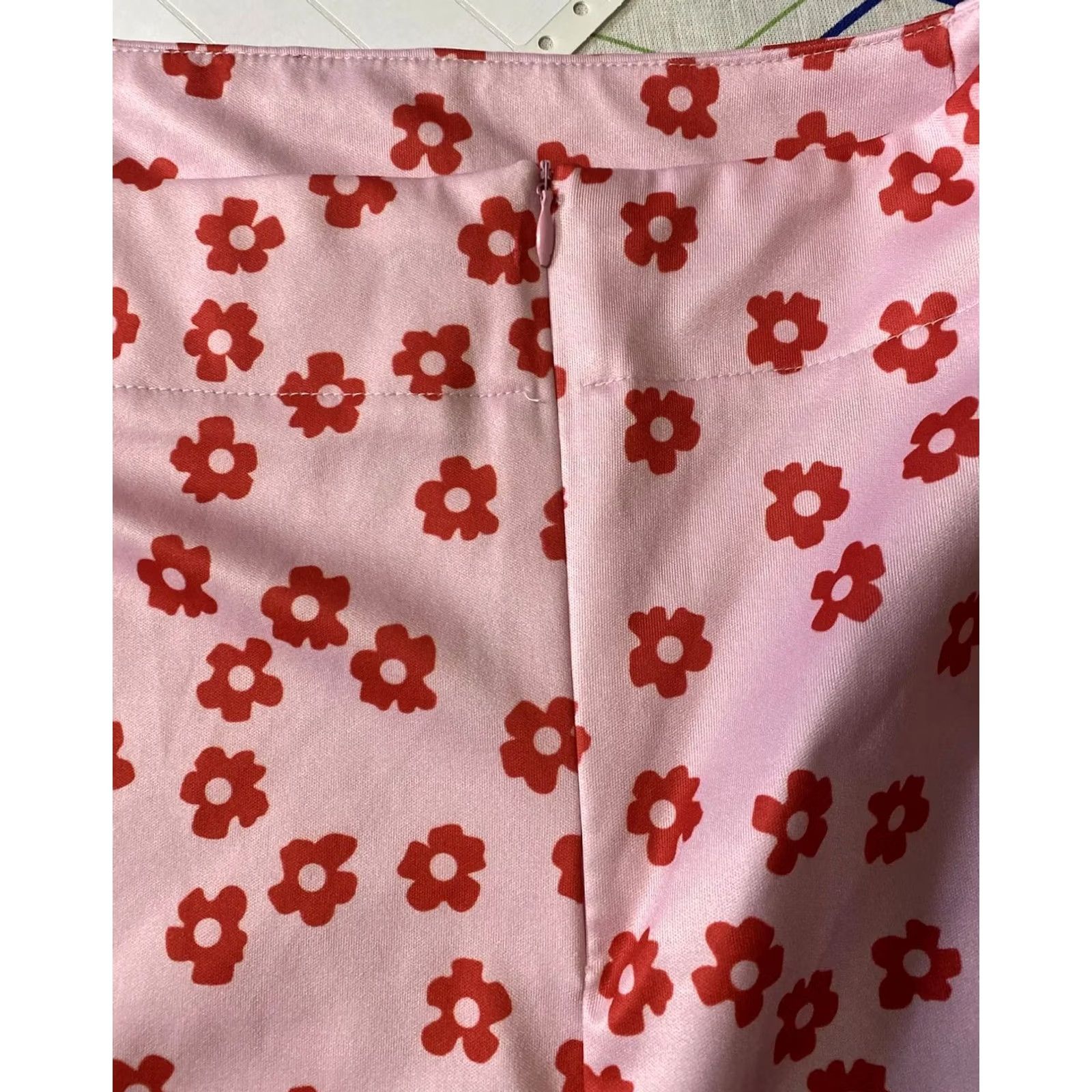 Vintage ROMWE Skirt Women S Pink Flower Mini Short Zip Spring Summer Party/Cocktail Size 28" / US 6 / IT 42 - 4 Thumbnail