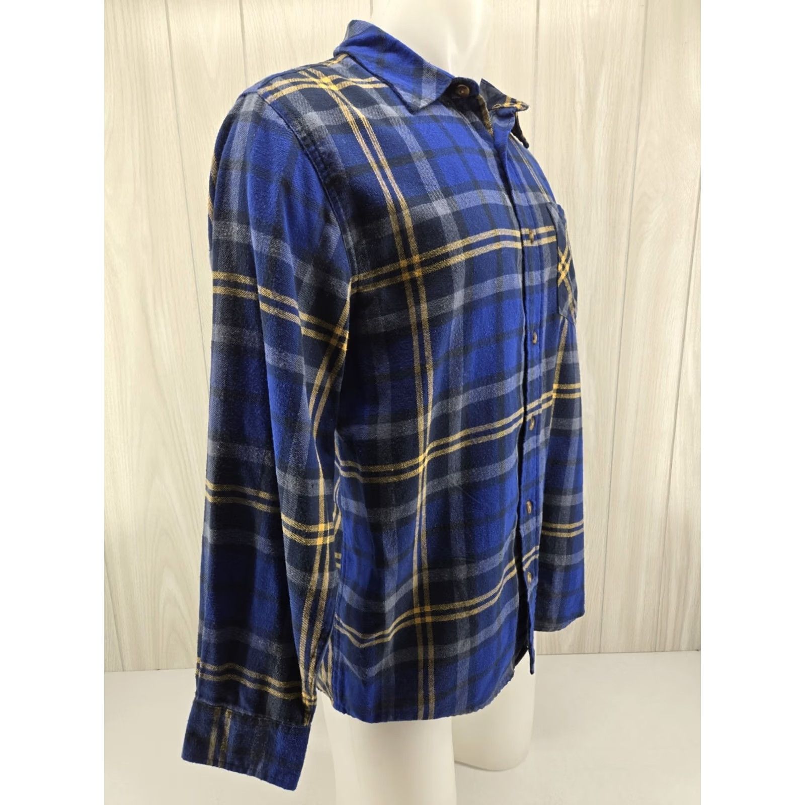 Vintage Field and Stream Shirt Button-Up Plaid Flannel Blue Yellow Men's M Medium Cotton Button-Down Pocketed Vintage: No Size US M / EU 48-50 / 2 - 6 Thumbnail