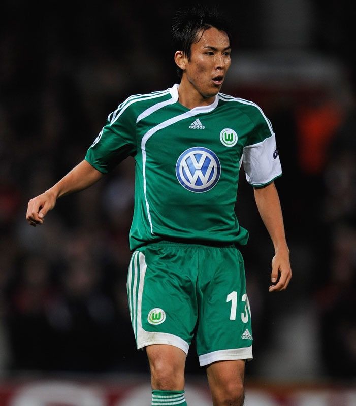 Adidas Rare Adidas Wolfsburg 2009 - 2010 Bundesliga VFL Away Jersey Size US XL / EU 56 / 4 - 14 Thumbnail