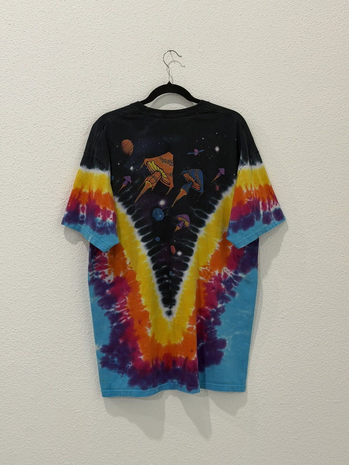 Liquid Blue VTG Liquid Blue Space Shrooms Psychedelic TieDye Tshirt XXL Size US XXL / EU 58 / 5 - 3 Thumbnail