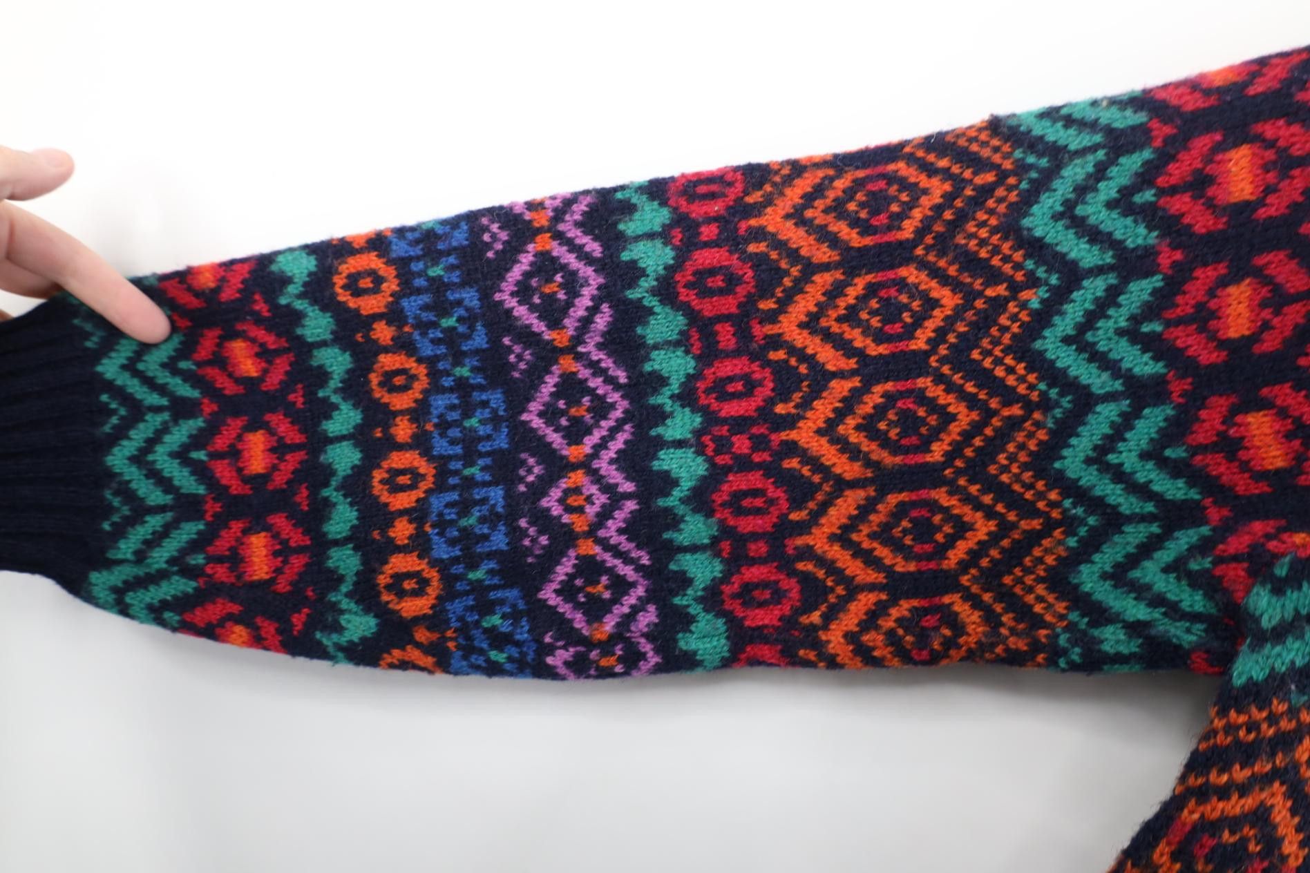 Vintage Vintage 90s Streetwear Wool Blend Rainbow Fair Isle Sweater Size M / US 6-8 / IT 42-44 - 5 Thumbnail