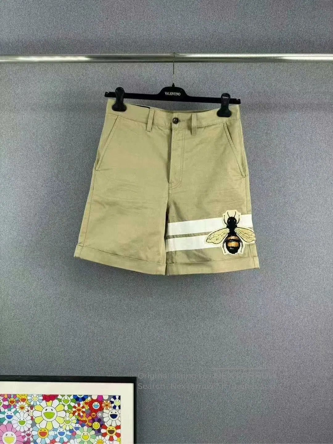 Gucci gucci embroidered bee shorts in beige. Size US 30 / EU 46 - 1 Thumbnail