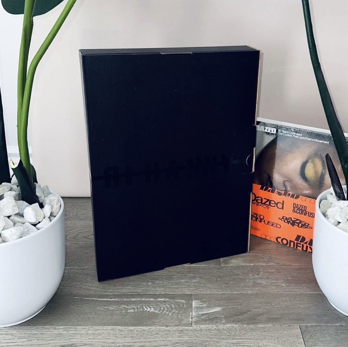 Rizzoli RIHANNA Life Photo Book Size ONE SIZE - 7 Thumbnail