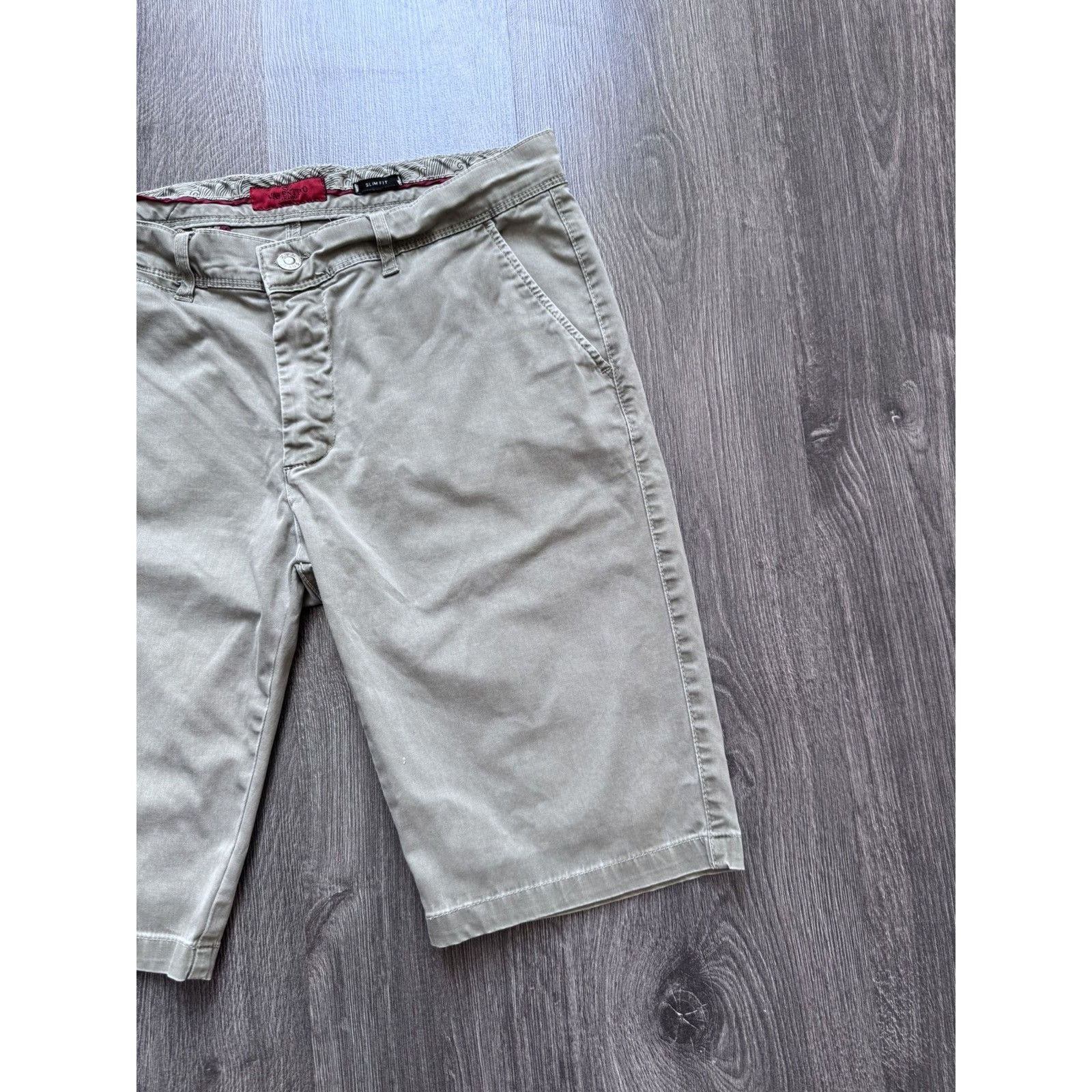 Valentino × Vintage Vintage Valentino Gray Avantgarde Shorts Size US 34 / EU 50 - 2 Thumbnail