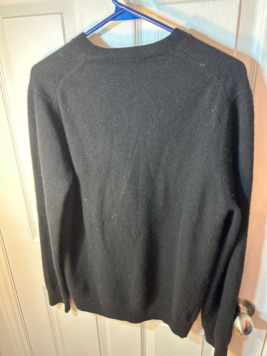 Comme des Garcons Play Comme des Garcons Men's V-Neck Wool Sweater with Heart Size US XL / EU 56 / 4 - 6 Thumbnail