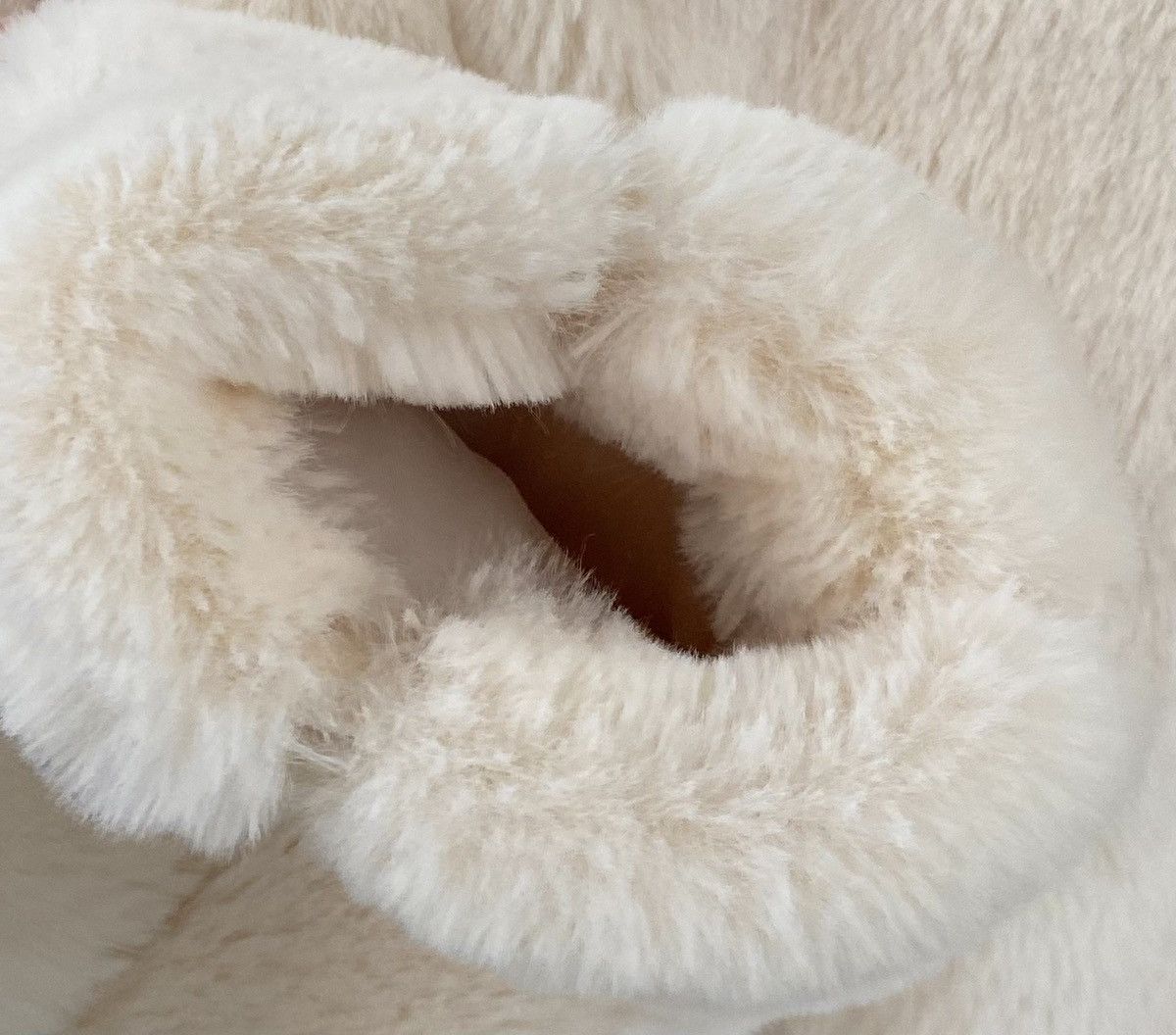 Patagonia Patagonia Lunar Frost Natural Cream Soft Faux Fur Jacket XS Size XS / US 0-2 / IT 36-38 - 4 Thumbnail