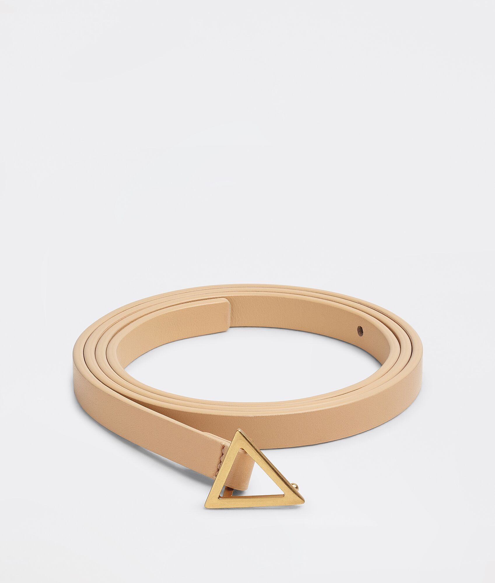 o1n1vont0225 Size: 75 / Triangle Belt in Beige