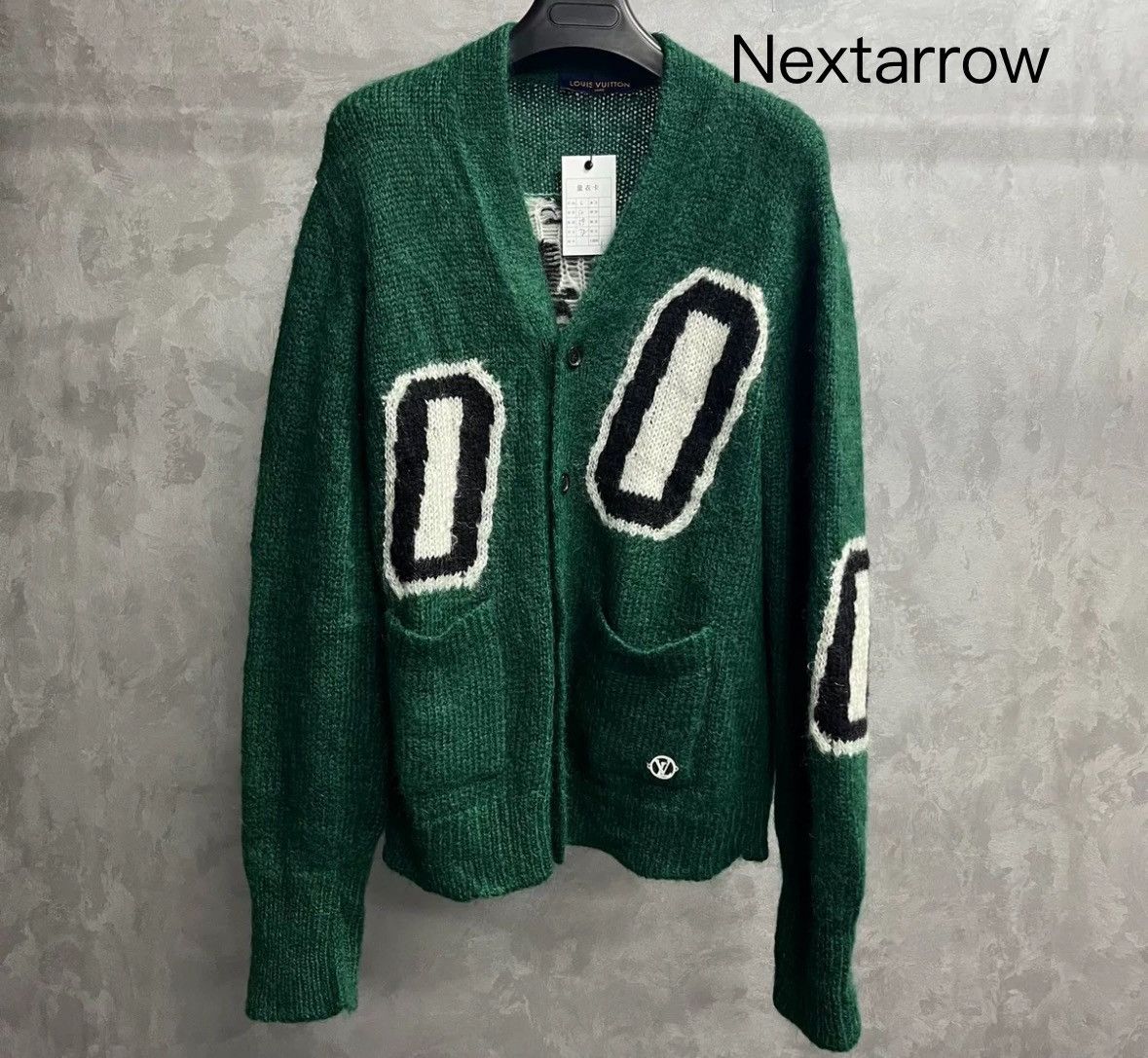 Louis Vuitton Louis Vuitton's latest green letter long knit sweater Size US L / EU 52-54 / 3 - 1 Thumbnail