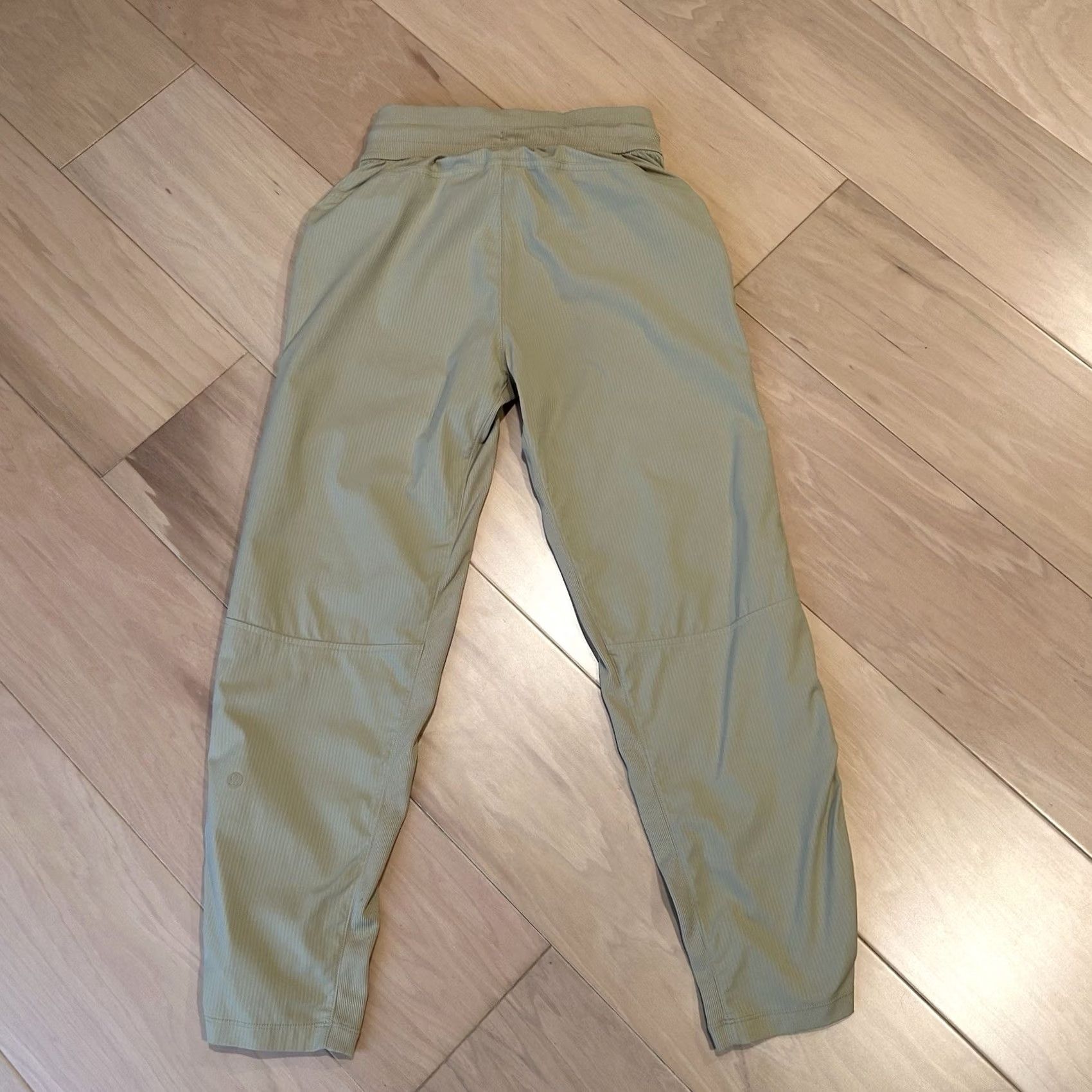 Lululemon Lululemon Beyond the Studio Jogger Tan Women’s 2 *Flaw Size 26" / US 2 / IT 38 - 3 Thumbnail