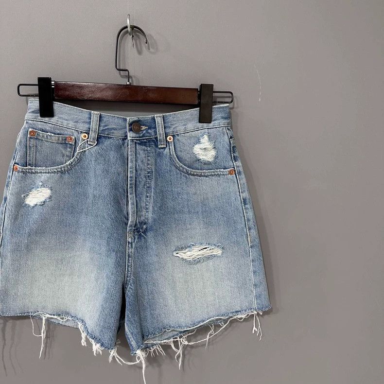 Gucci Gucci Embroidered logo destroys denim shorts 2506-Nextarrow Size 25" / US 0 / IT 36 - 2 Thumbnail