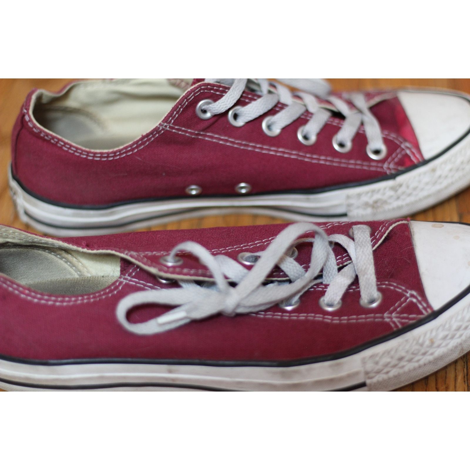 Converse Woman's 9/Men 7 - Burgundy Converse Chuck Taylor Used Size US 7 / EU 40 - 3 Thumbnail