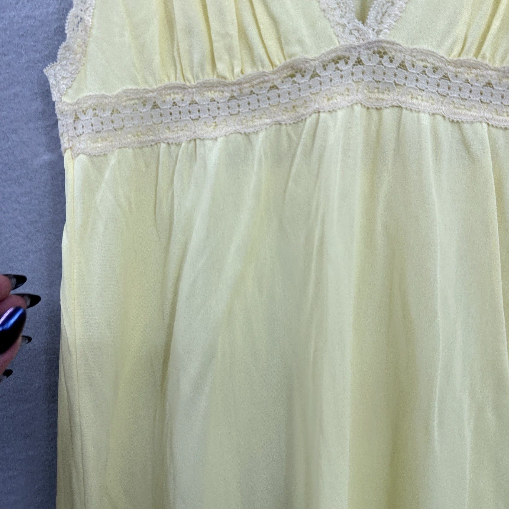 Vintage VINTAGE Miss Elaine Nightgown Womens Small Yellow Retro Plunge 1960s Nylon Cottagecore Size ONE SIZE - 7 Thumbnail