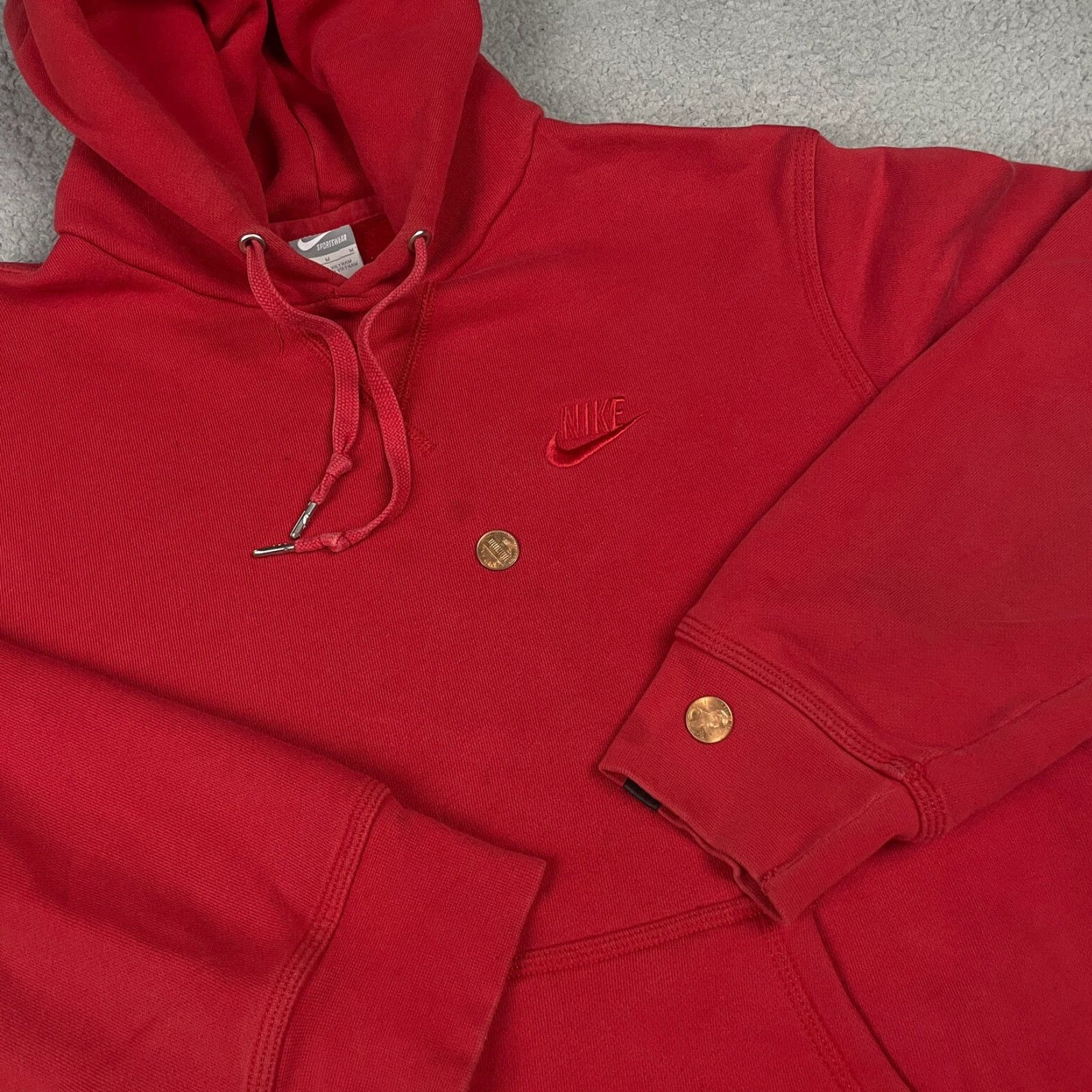 Nike VINTAGE Nike Sweatshirt Hoodie Adults M Red Embroidered Swoosh Pullover Nike Sportswear Size US M / EU 48-50 / 2 - 5 Thumbnail