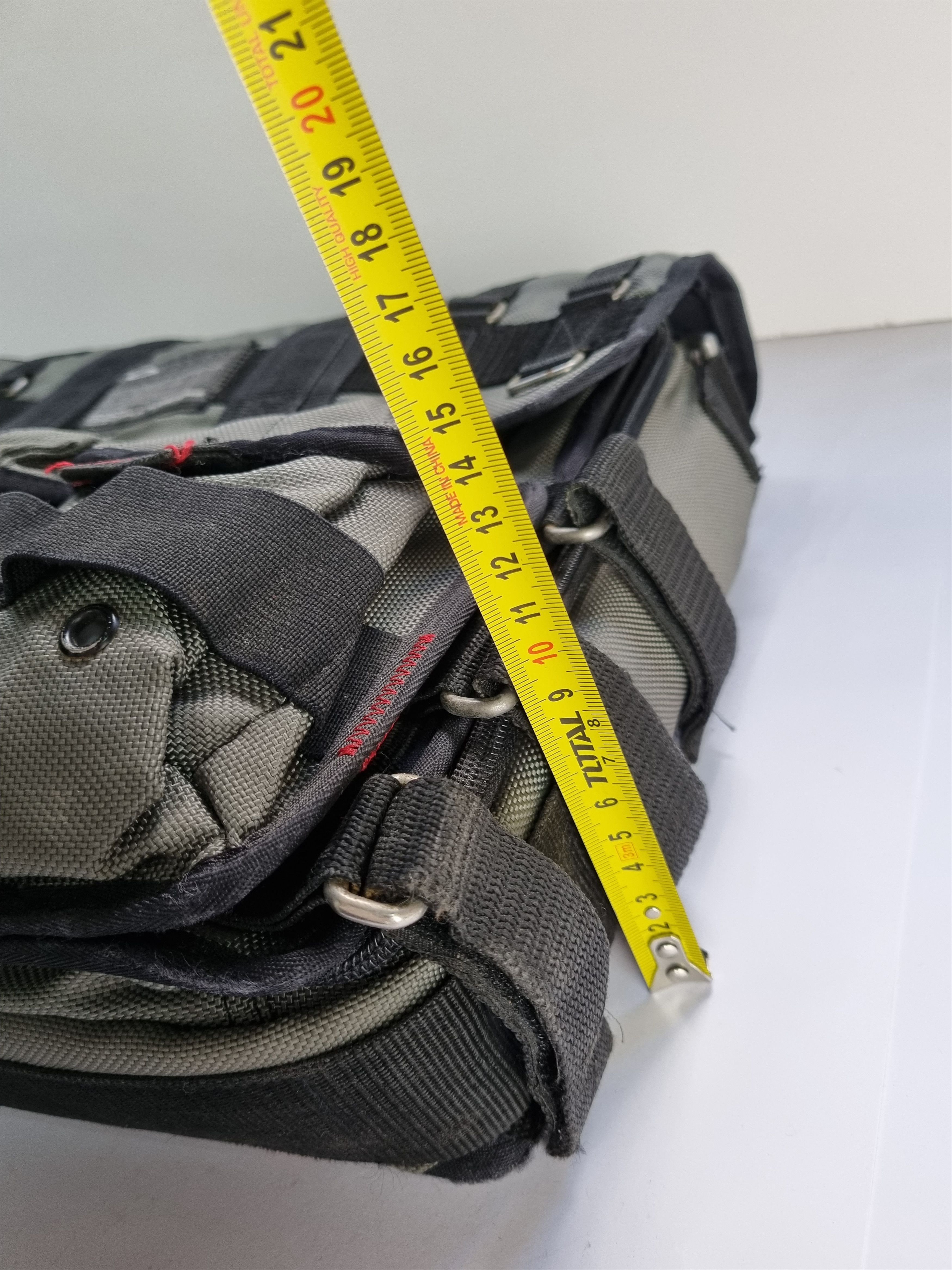 Oakley Iconic Oakley Tactical MultiPockets Messenger Laptop Bag Size ONE SIZE - 17 Thumbnail