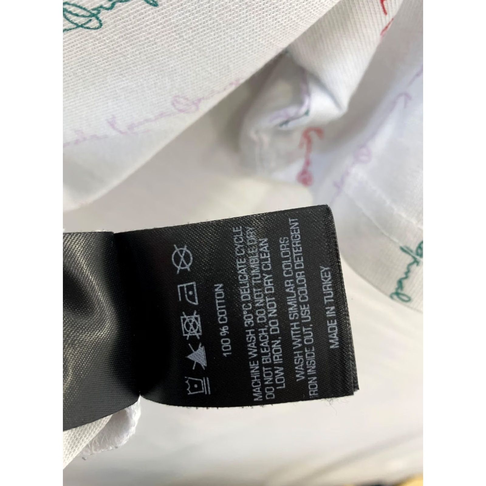 Karl Kani VINTAGE Karl Kani Originals All Over Print Signature T-Shirt White Men’s M Shirt Adult White T-Shirt Signature Karl Kani Originals 90s Size US M / EU 48-50 / 2 - 7 Thumbnail