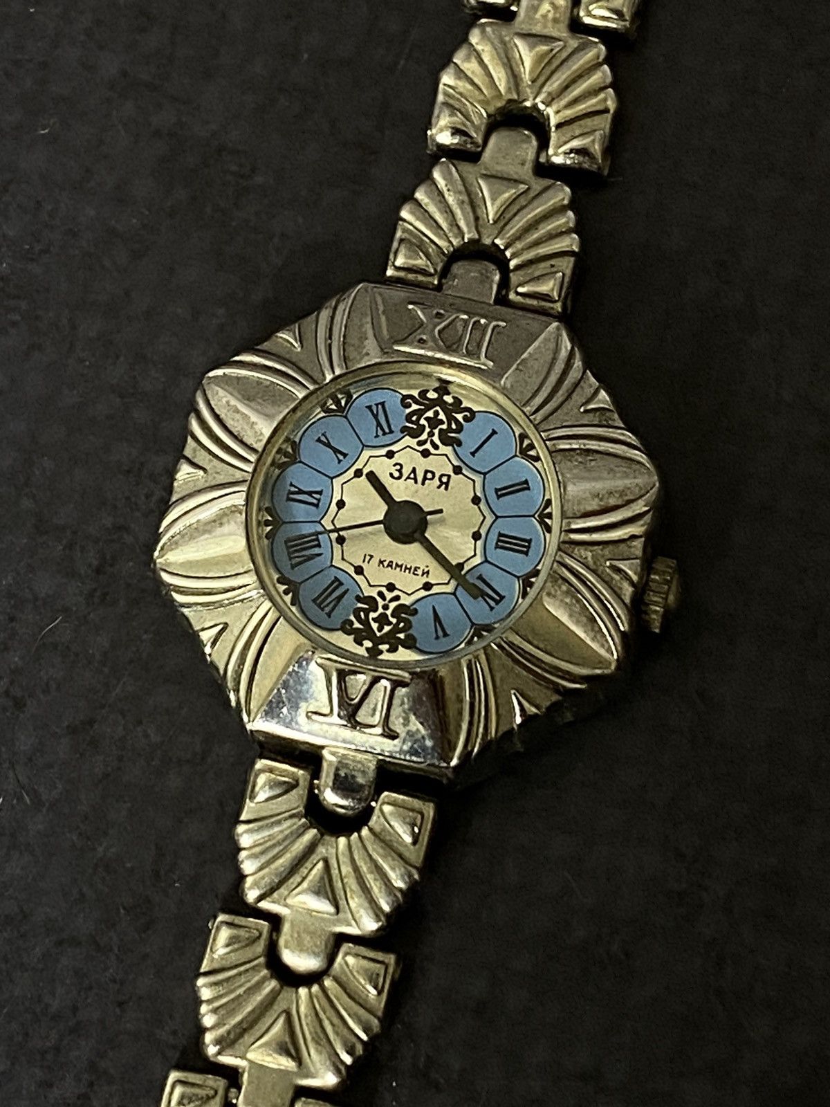 Jewelry Vintage Zarya 17 Jewels Watch with Elegant Silver-Tone Size ONE SIZE - 7 Thumbnail
