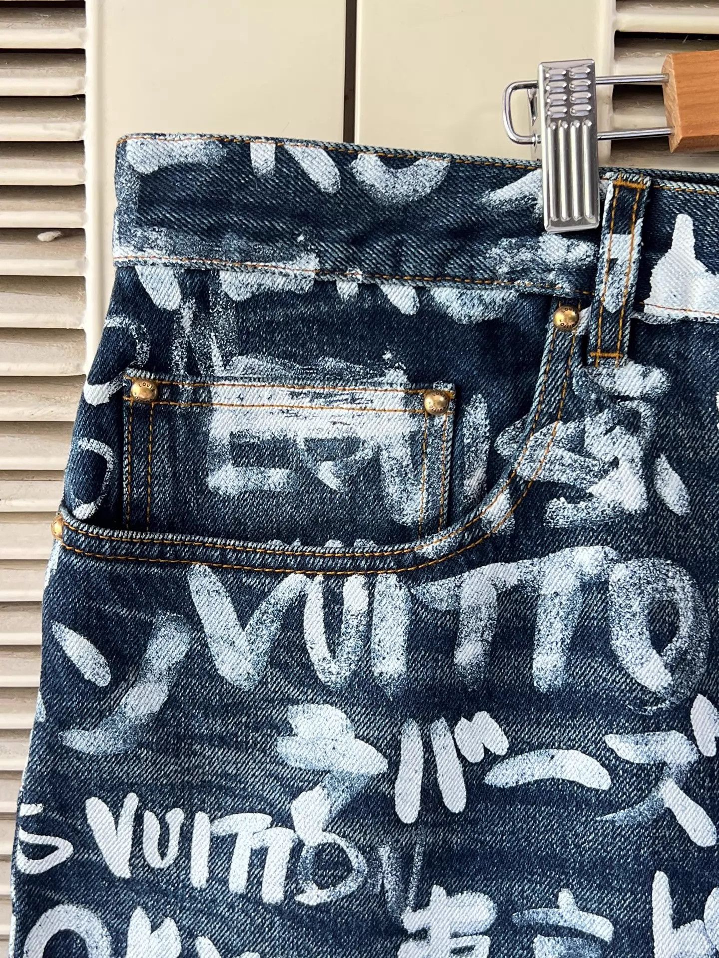 Louis Vuitton LV Monogram Doodle Print Jeans 38 (Near Mint) Size 27" / US 4 / IT 40 - 5 Thumbnail