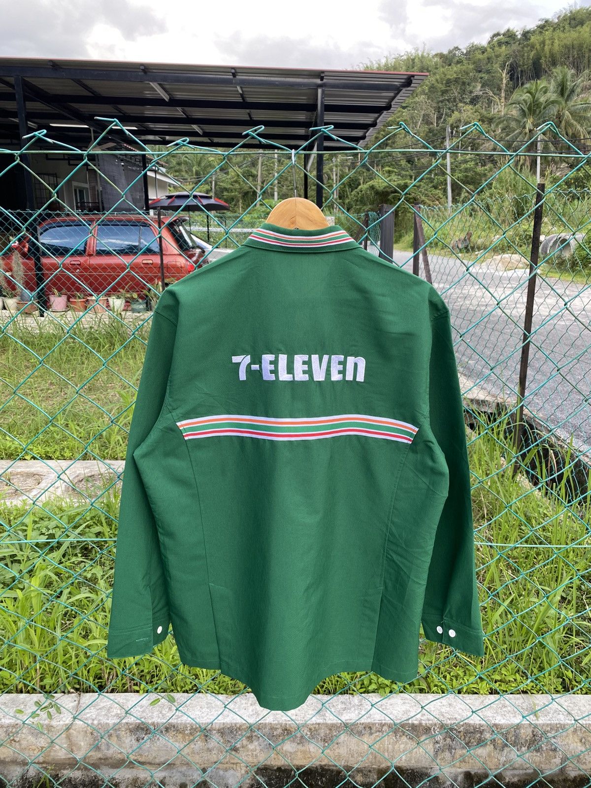 Japanese Brand Vintage 7-eleven woven spellout long sleeve shirt uniform Size US L / EU 52-54 / 3 - 2 Thumbnail