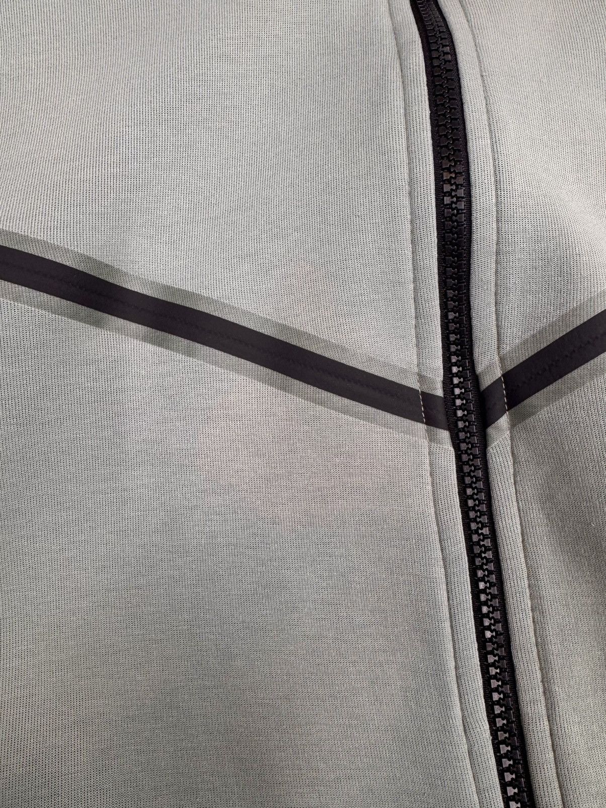 Nike Nike Men Tech Fleece Basic Zip Hoodie Grey/Green Size S Size US S / EU 44-46 / 1 - 8 Thumbnail