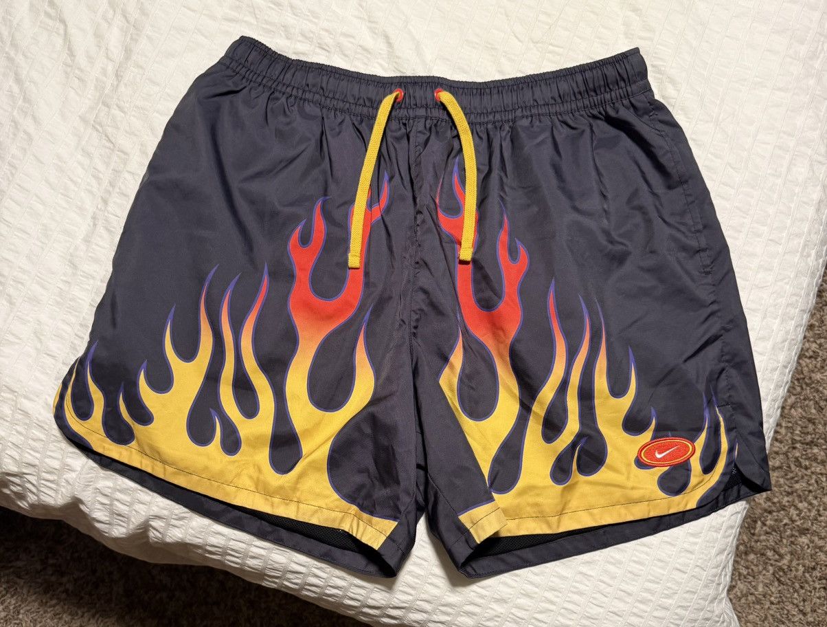 Nike Flame Sportswear Shorts Size US 36 / EU 52 - 1 Thumbnail