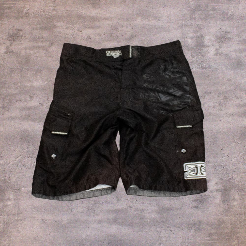 Japanese Brand Y2K 00's Tribal Baggy Long Inseam Cargo Water Swim Short's Size US 34 / EU 50 - 1 Thumbnail