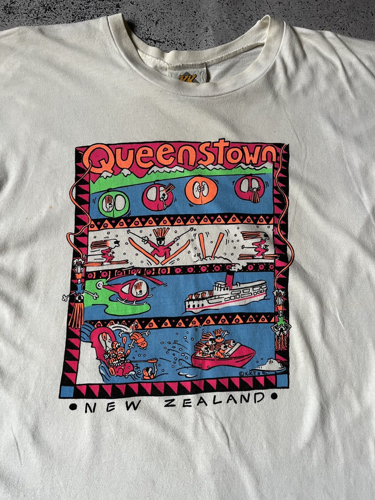 Band Tees 1991 Queenstown New Zealand Single Stitch T-shirt Graphic Tee Size US XXL / EU 58 / 5 - 2 Thumbnail