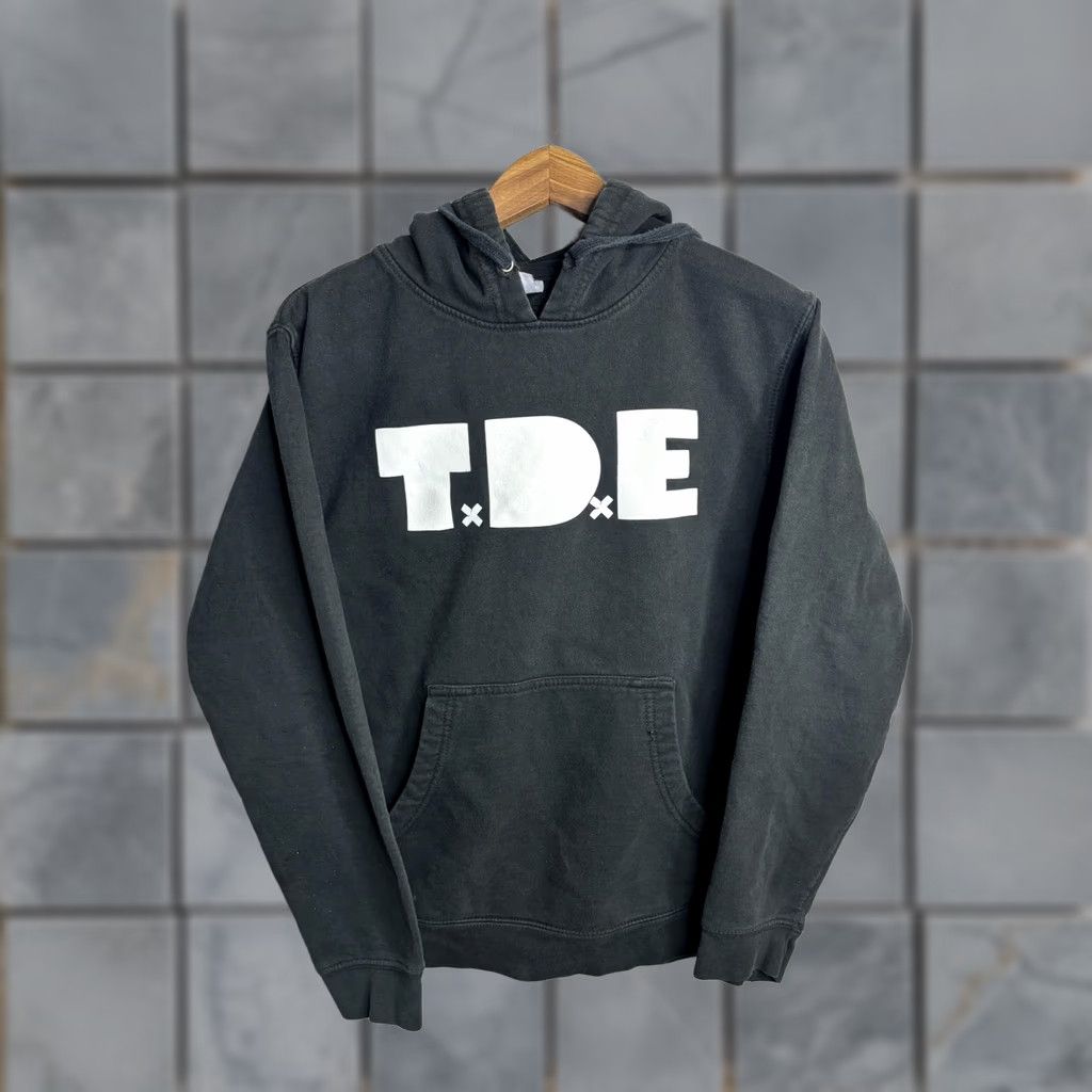 Vintage TDE Hoodie Mens XS Black Pullover Top Dawg Entertainment Sweatshirt Logo Graphic Print Pockets Hooded Drawstring Size US XS / EU 42 / 0 - 1 Thumbnail