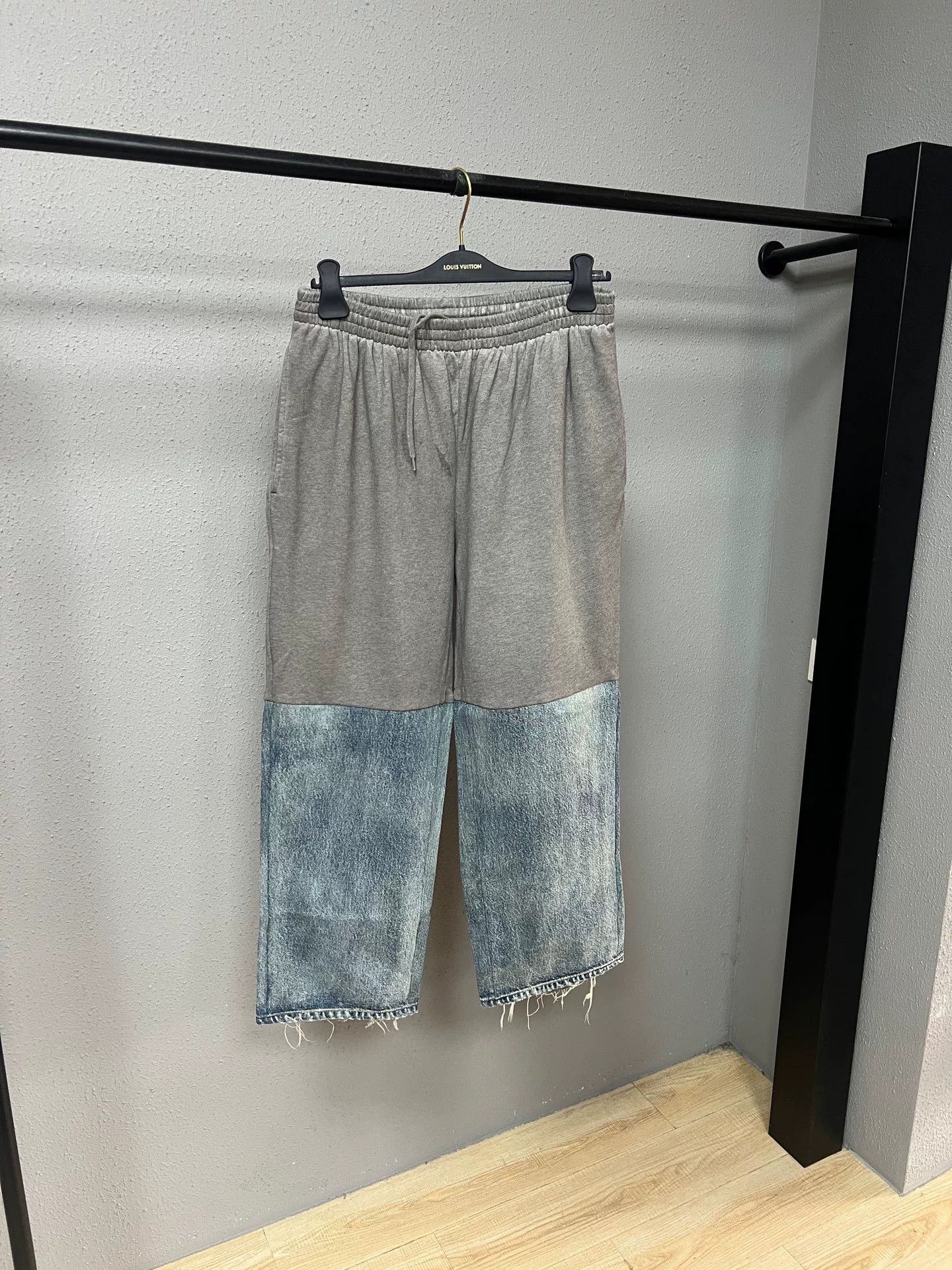 Balenciaga Balenciaga Patchwork Distressed Sweatpants Size 22" - 1 Thumbnail