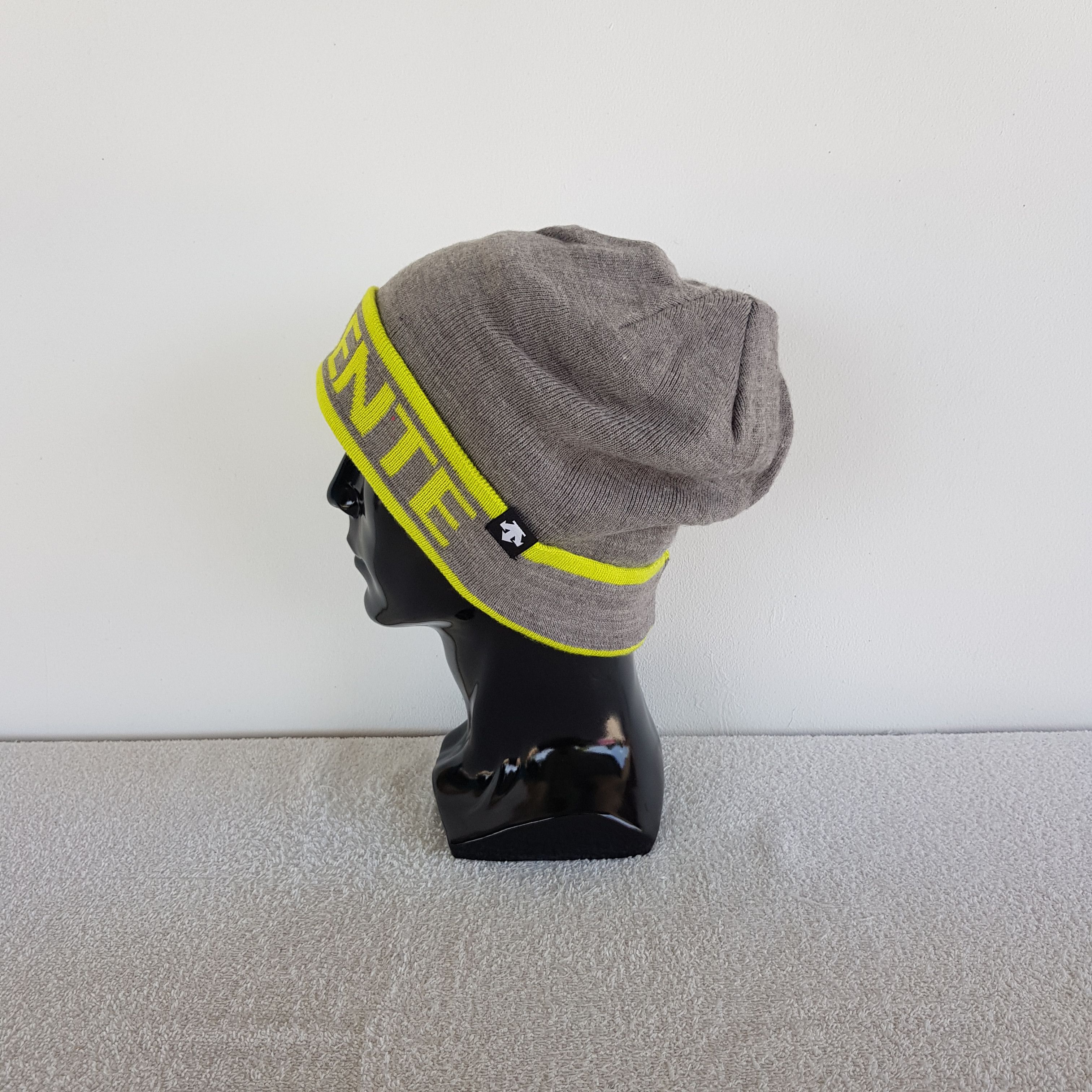 Descente Vintage Descente Beanie Japanese Sportswear Snow Caps Hats Size ONE SIZE - 4 Thumbnail