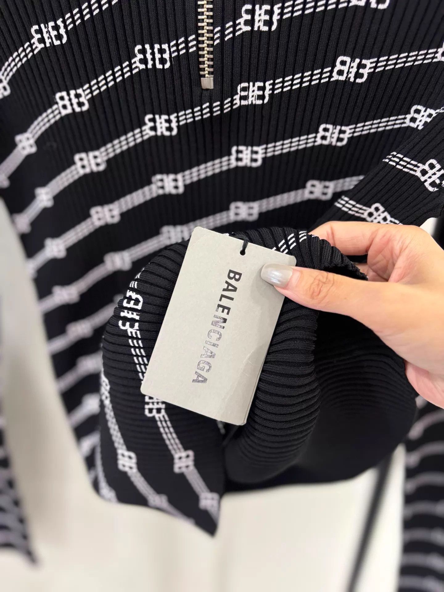 Balenciaga Balenciaga All-Over Double B Fitted Top New With Tags XS,M Size XS / US 0-2 / IT 36-38 - 3 Thumbnail
