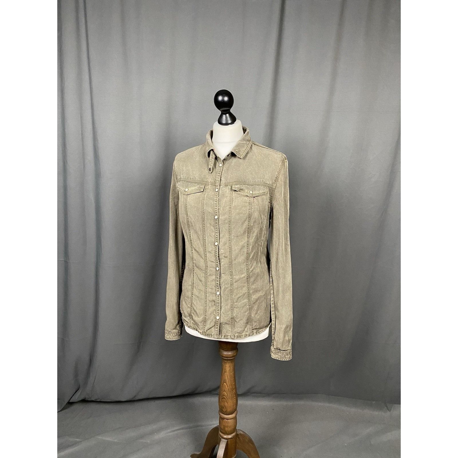 Burberry Burberry Distressed Women's Khaki Green Gray Longsleeve Snap Size L / US 10 / IT 46 - 4 Thumbnail