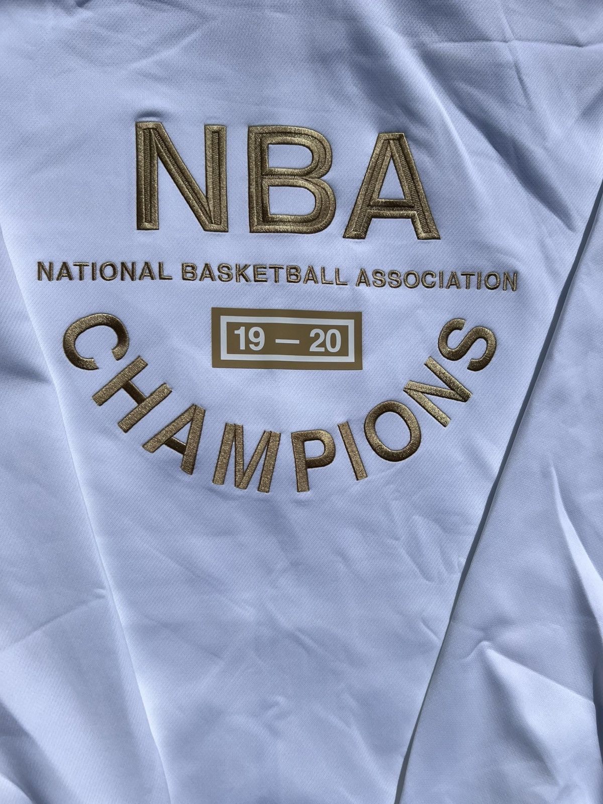Nike LOS ANGELES LAKERS SHOWTIME "TROPHY RING BANNER" SIZE XL Size US XL / EU 56 / 4 - 5 Thumbnail