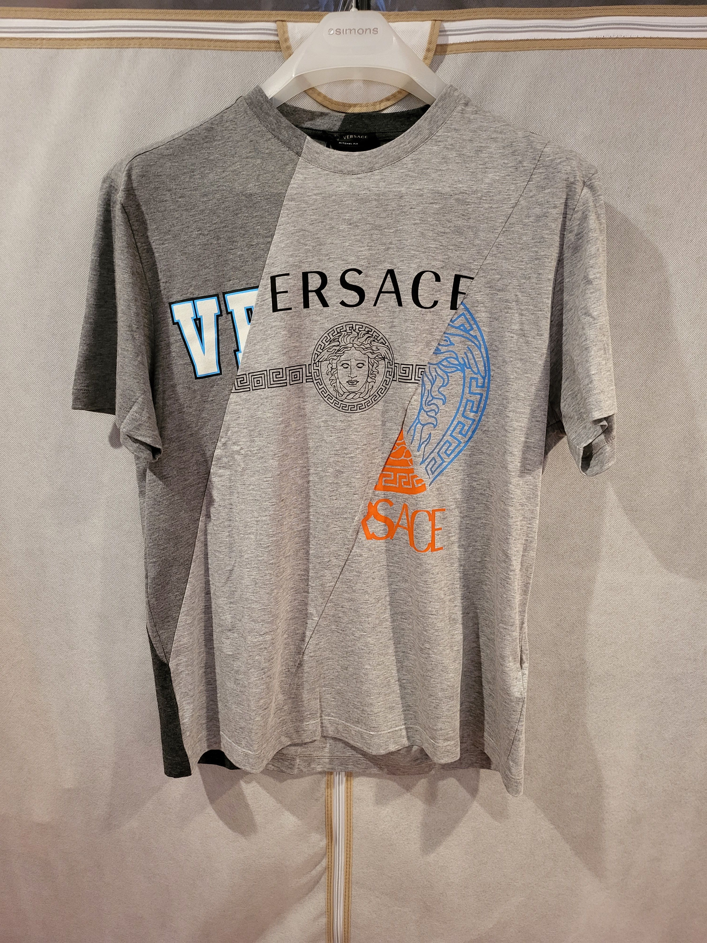 Tシャツ・カットソー VERSACE Men T Shirts 78GAHE07CJ00E 003 WHITE Versace VERSACE Men T-Shirts 78GAHE07CJ00E 003 WHITE | Grailed