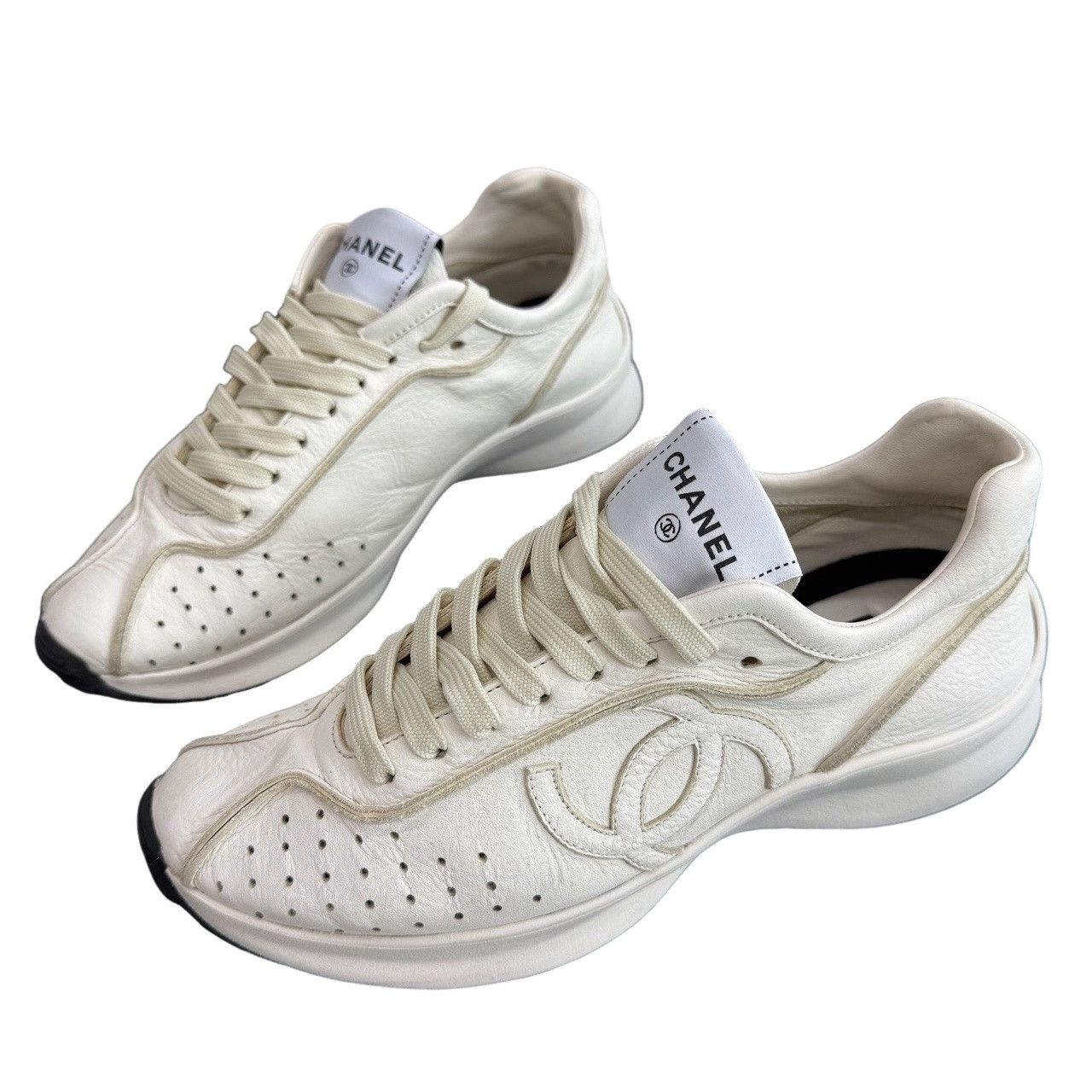 Chanel Chanel White Leather Low-Top Sneakers Size 38 Size US 8 / IT 38 - 1 Thumbnail