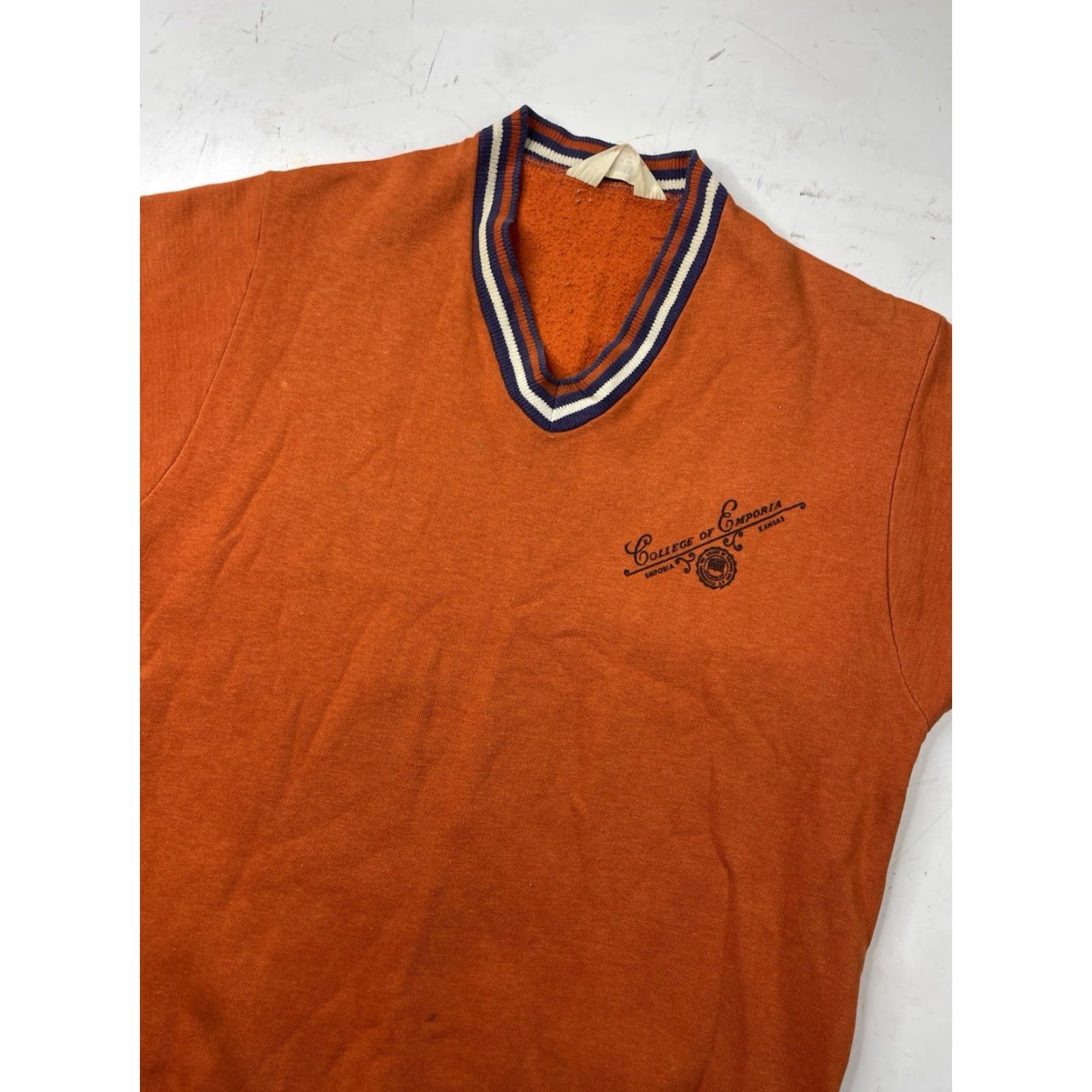 Champion VINTAGE Champion Sweatshirt Short Sleeve College Of Emporia Kansas Medium Size US M / EU 48-50 / 2 - 2 Thumbnail