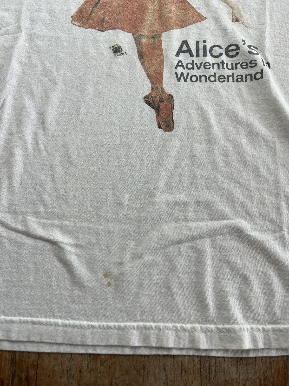 Vintage Vintage Alice’s Adventure in Wonderland 00’s Ballet Tshirt Size US L / EU 52-54 / 3 - 10 Thumbnail