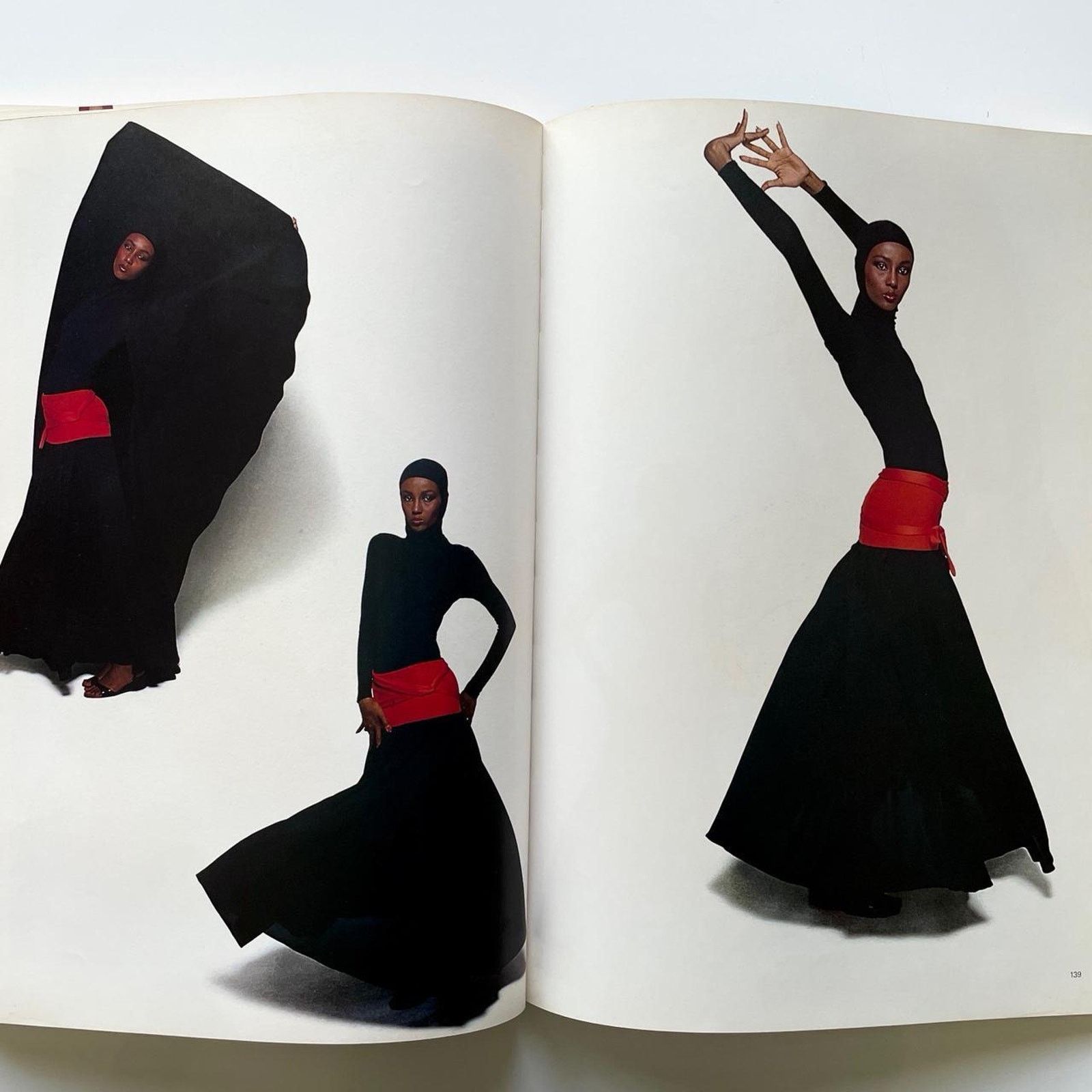 Issey Miyake × Japanese Brand × Vintage ISSEY MIYAKE 1978 EAST MEETS WEST Oversized Book Size ONE SIZE - 2 Thumbnail