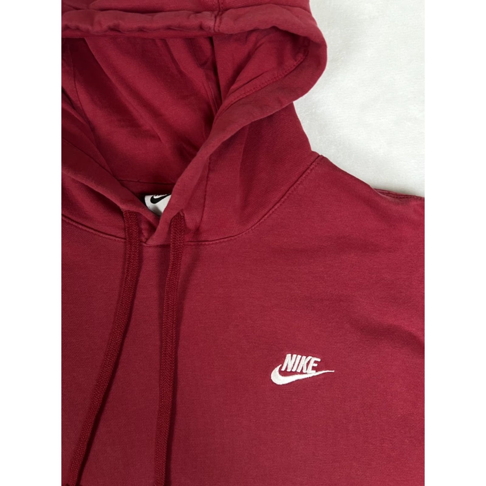 Nike VINTAGE Nike Red Pullover Hoodie Sweatshirt Size Large Y2K Embroidered Swoosh Size US L / EU 52-54 / 3 - 2 Thumbnail