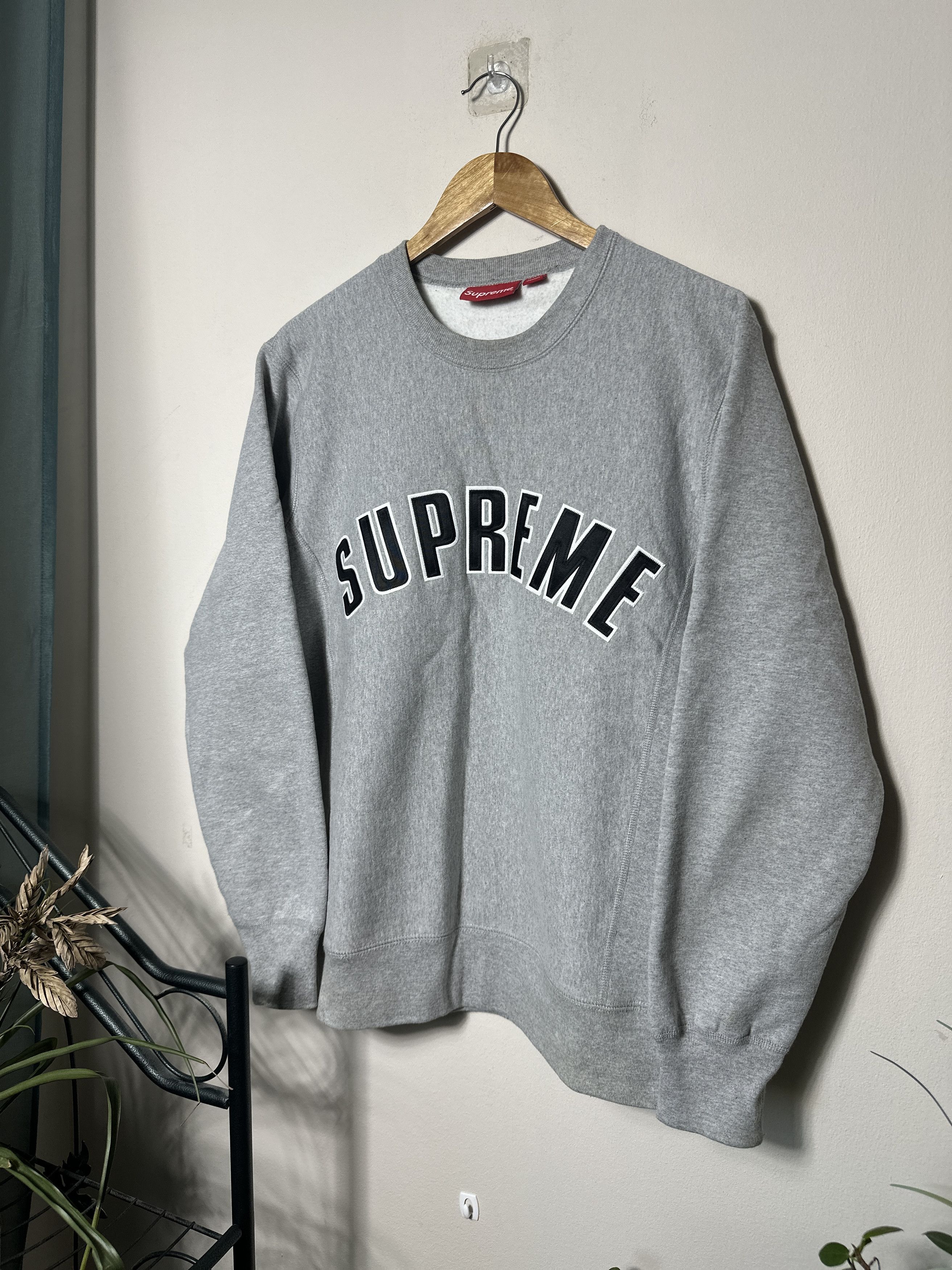 Supreme Supreme grey arc logo sweatshirt size M Size US M / EU 48-50 / 2 - 1 Thumbnail