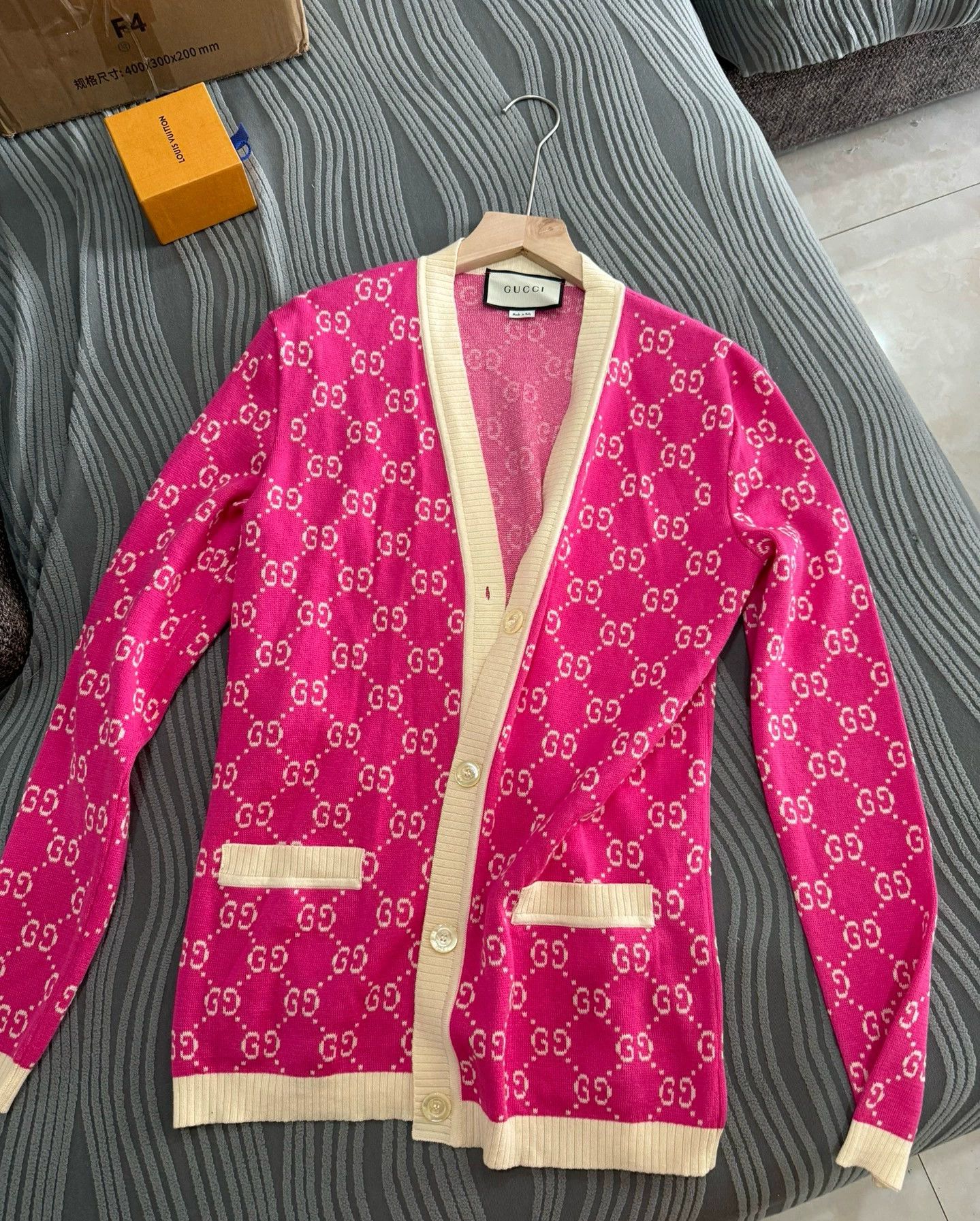Gucci Gucci Authentic Cardigan XS Size XS / US 0-2 / IT 36-38 - 1 Thumbnail