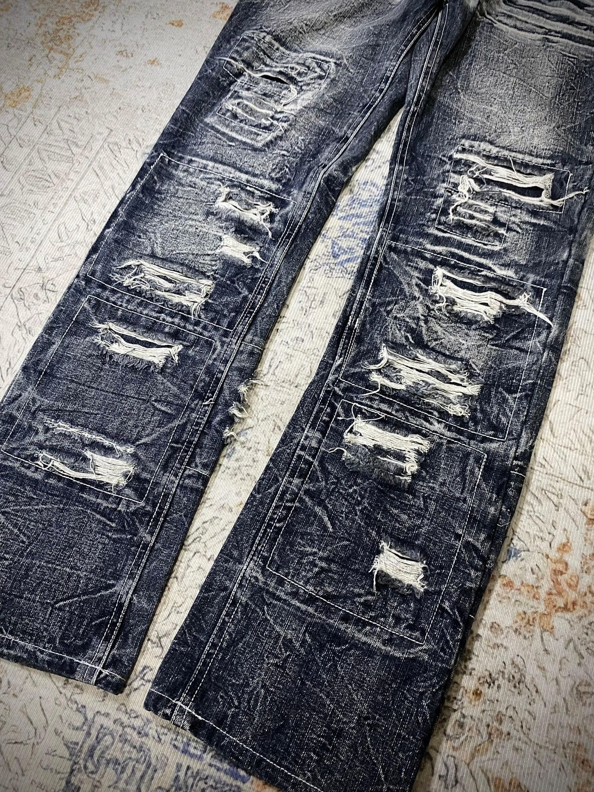 LOWBOX 2000s LOWBOX DISTRESSED JEANS DENIM Size US 31 - 3 Thumbnail