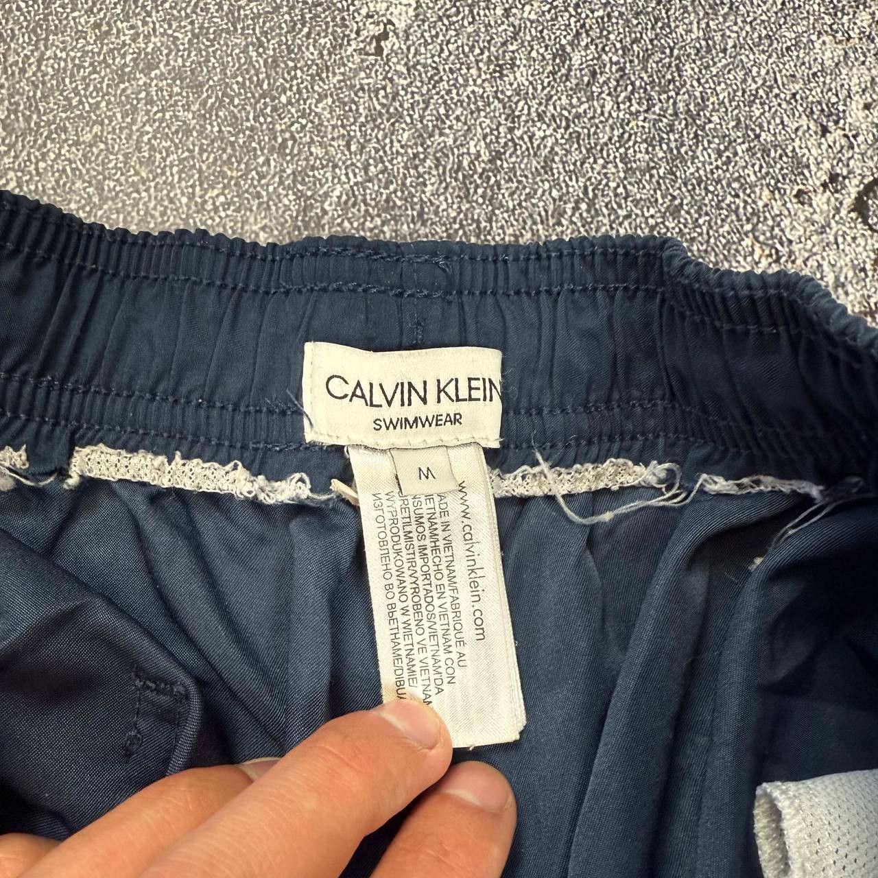 Calvin Klein Vintage Calvin Klein Shorts Black Logo Casual Streetwear Size US 32 / EU 48 - 5 Thumbnail