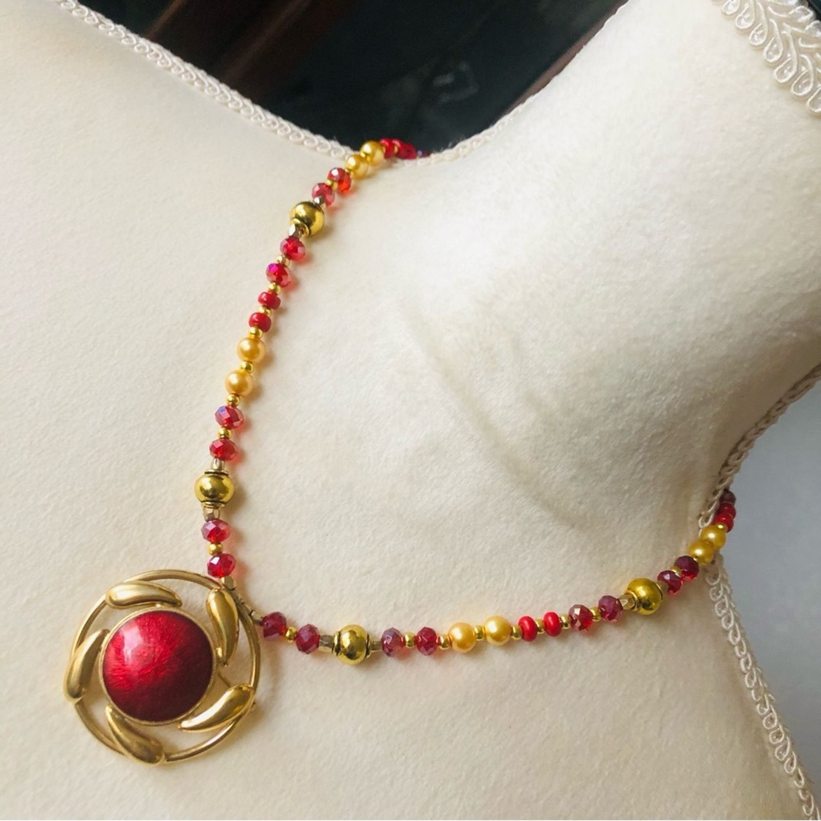 Handmade Handcrafted repurpose red swirl pendant Pearl necklace Size ONE SIZE - 1 Thumbnail